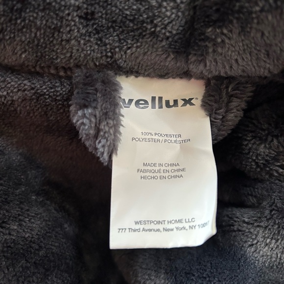Vellux Plush Robe - Picture 6 of 7